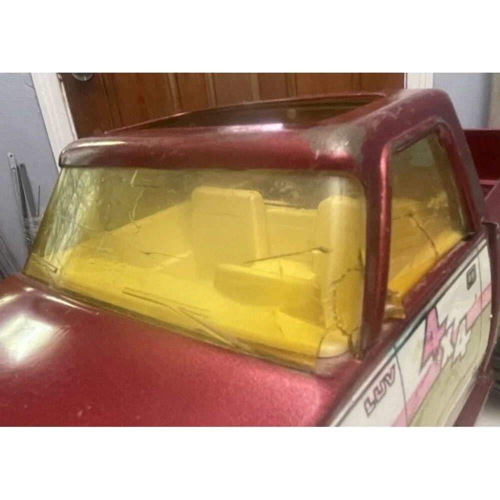 Vintage Nylint Chevy Truck Rhino II 4x4 Pressed Steel Pick-Up Metallic Red Toys